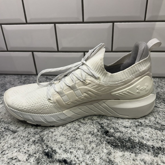 Under Armour HOVR Men's 13 Training Shoe White Running Sneaker Blood Sweat Respe - Picture 9 of 10